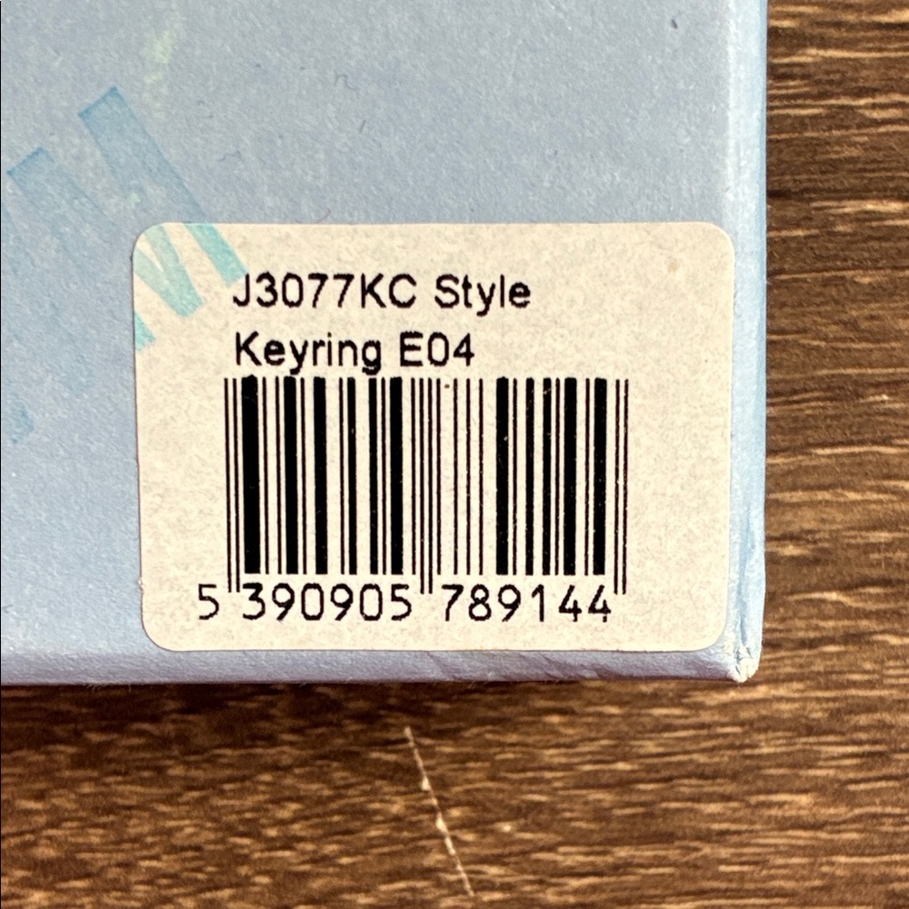 Newbridge Silverware Keychain with Box - Picture 8 of 8